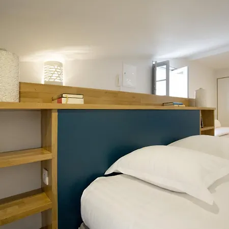 Apartment Centre Historique - Tour Du Pin 3 *